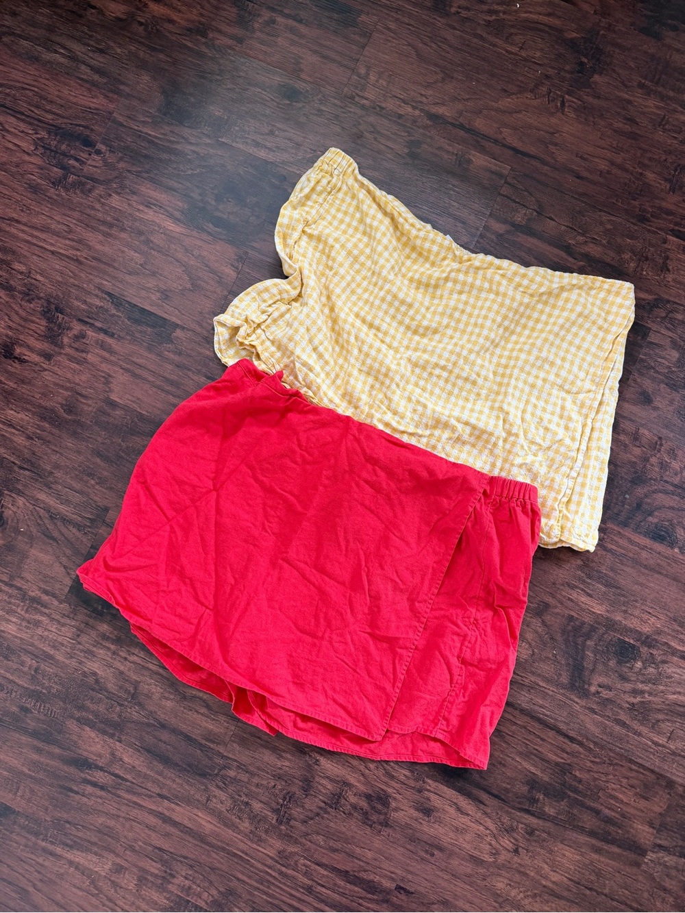 Old Navy Bright Red and Yellow Gingham skorts